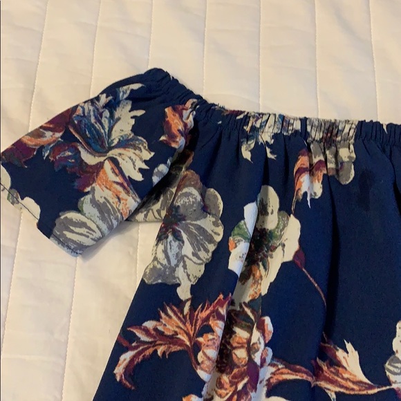 Off the shoulder dress - Picture 3 of 3